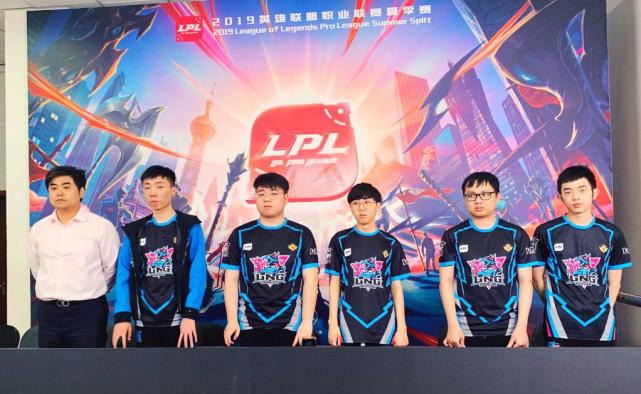 中助攻塞拉 中助攻塞拉