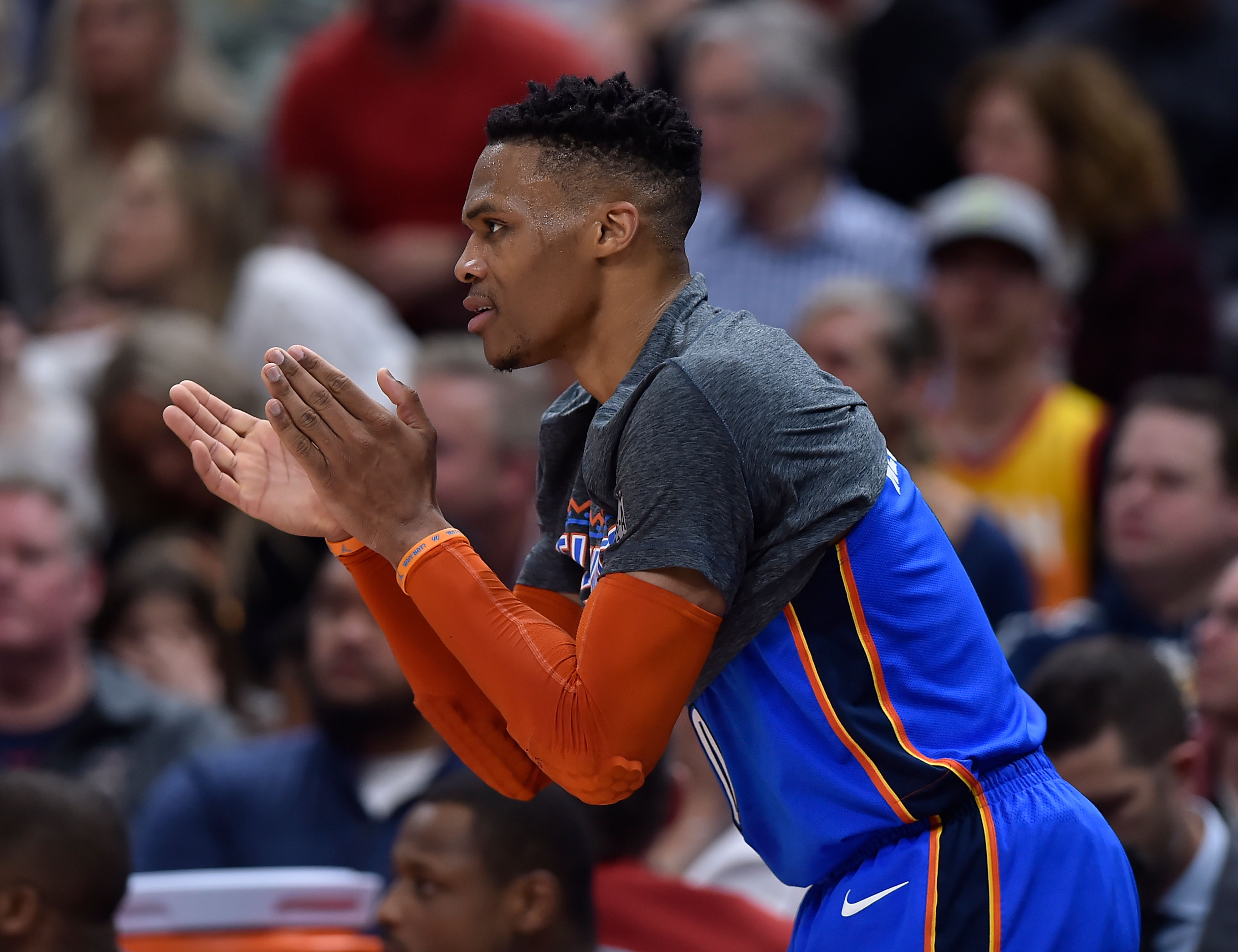 后场方面 后场方面